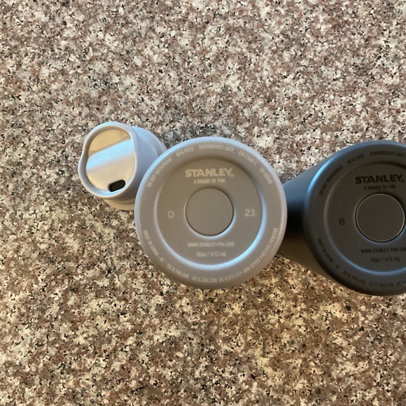 Stanley Classic Trigger Action Travel Mugs Set of 2 Charcoal and light gray 16oz - Picture 5 of 11